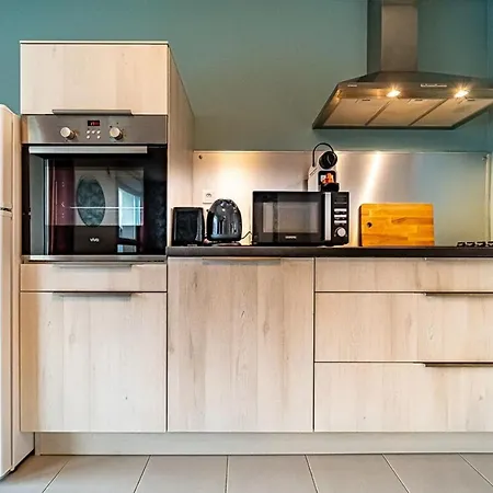 Apartment Le Venissieux-spacieux 4 Pers Avec Balcon Parking Venissieux