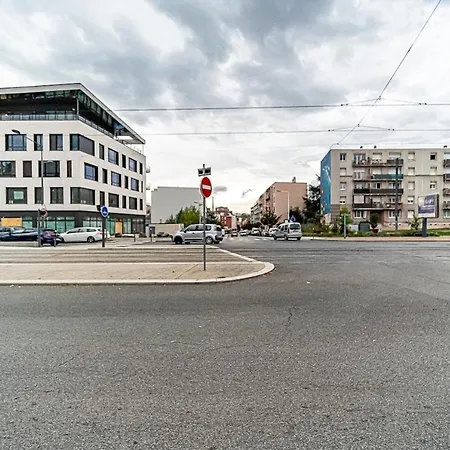 Le Venissieux-spacieux 4 Pers Avec Balcon Parking Vénissieux