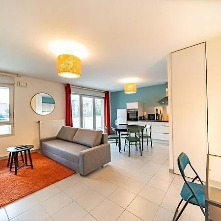 Le Venissieux-spacieux 4 Pers Avec Balcon Parking Apartment *