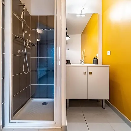 Le Venissieux-spacieux 4 Pers Avec Balcon Parking